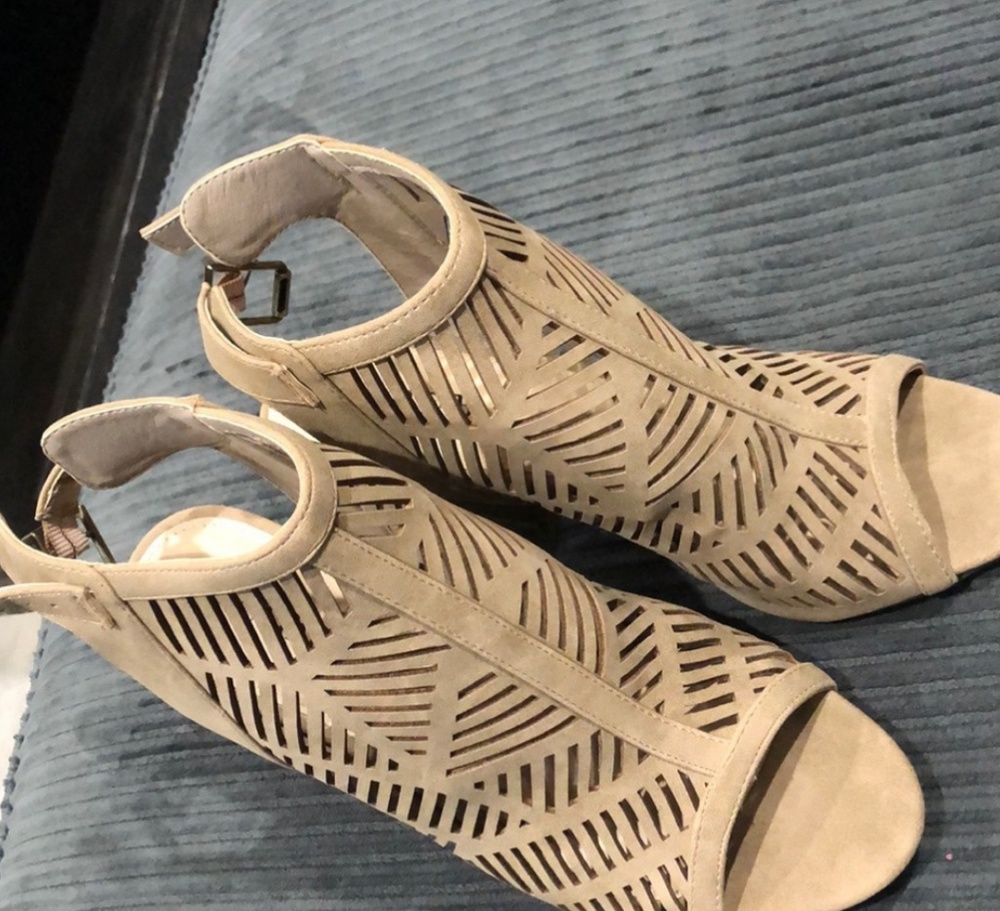 Light tan heels